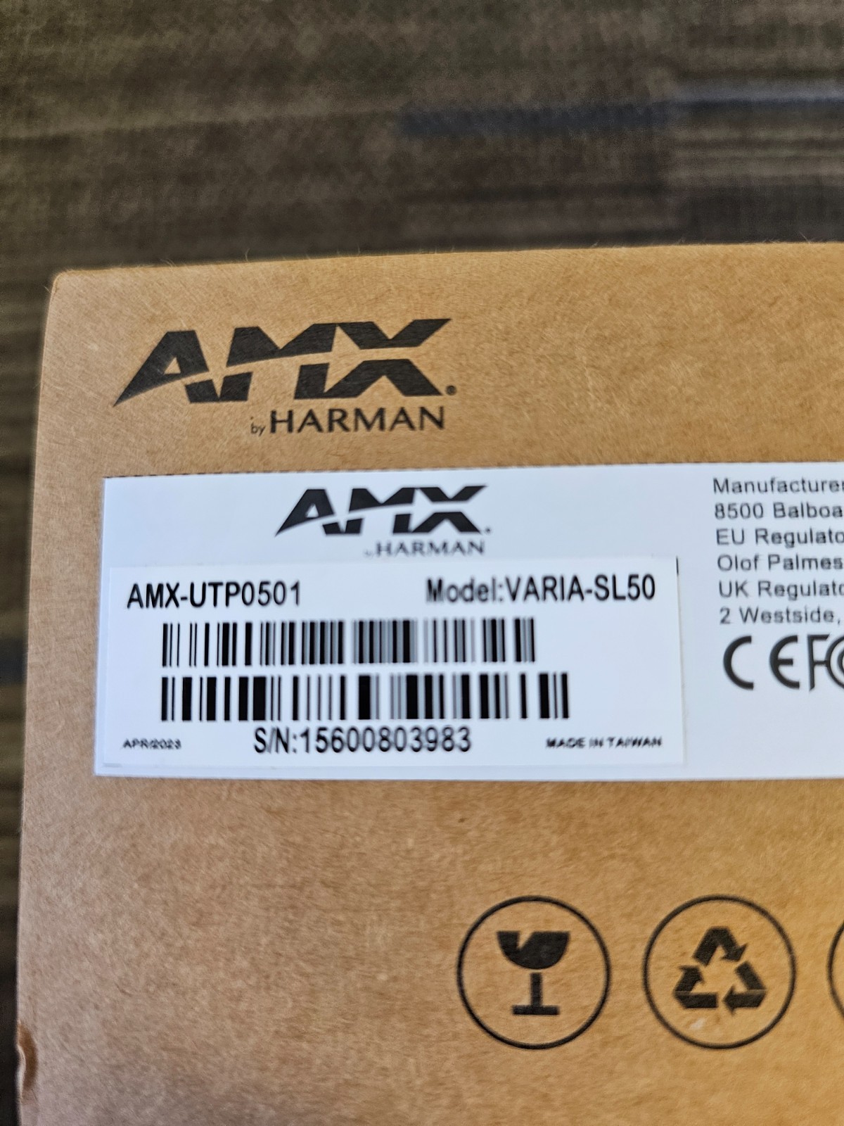 AMX Varia SL, 5.5” Portrait Ultra-Slim Wall Mount Touch Panel – AMX-UTP0501