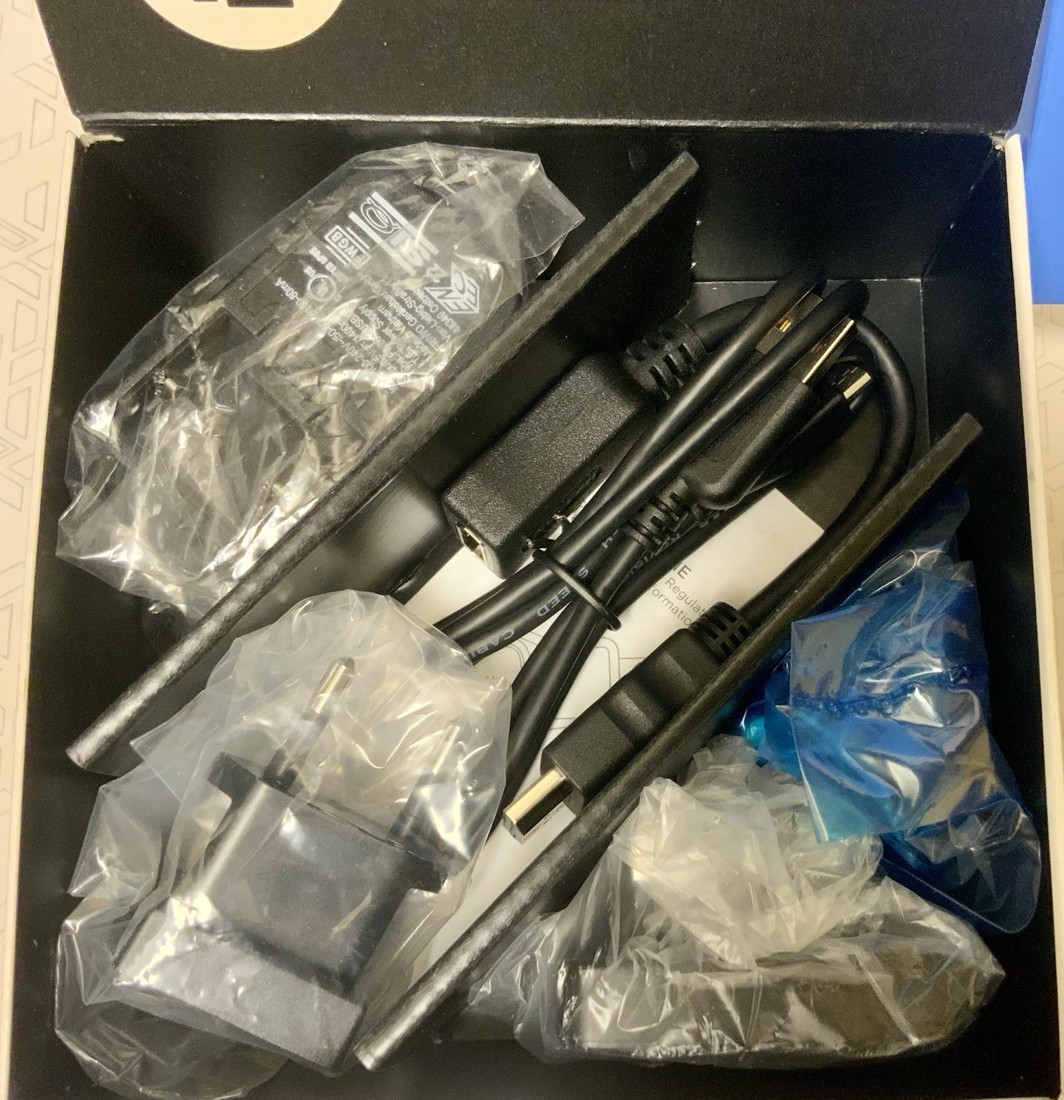 ⭐️ New AIRTAME AT-DG1 ATDG1 Wireless HDMI Presentation Display Adapter 1st Gen