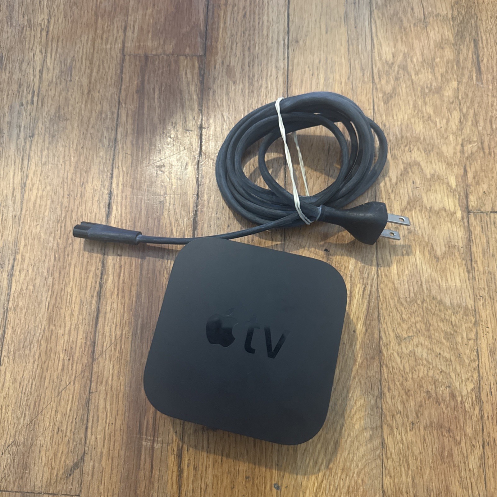 Apple TV HD (4th Gen) 32GB – Model A1625 – Power Cable missing remote