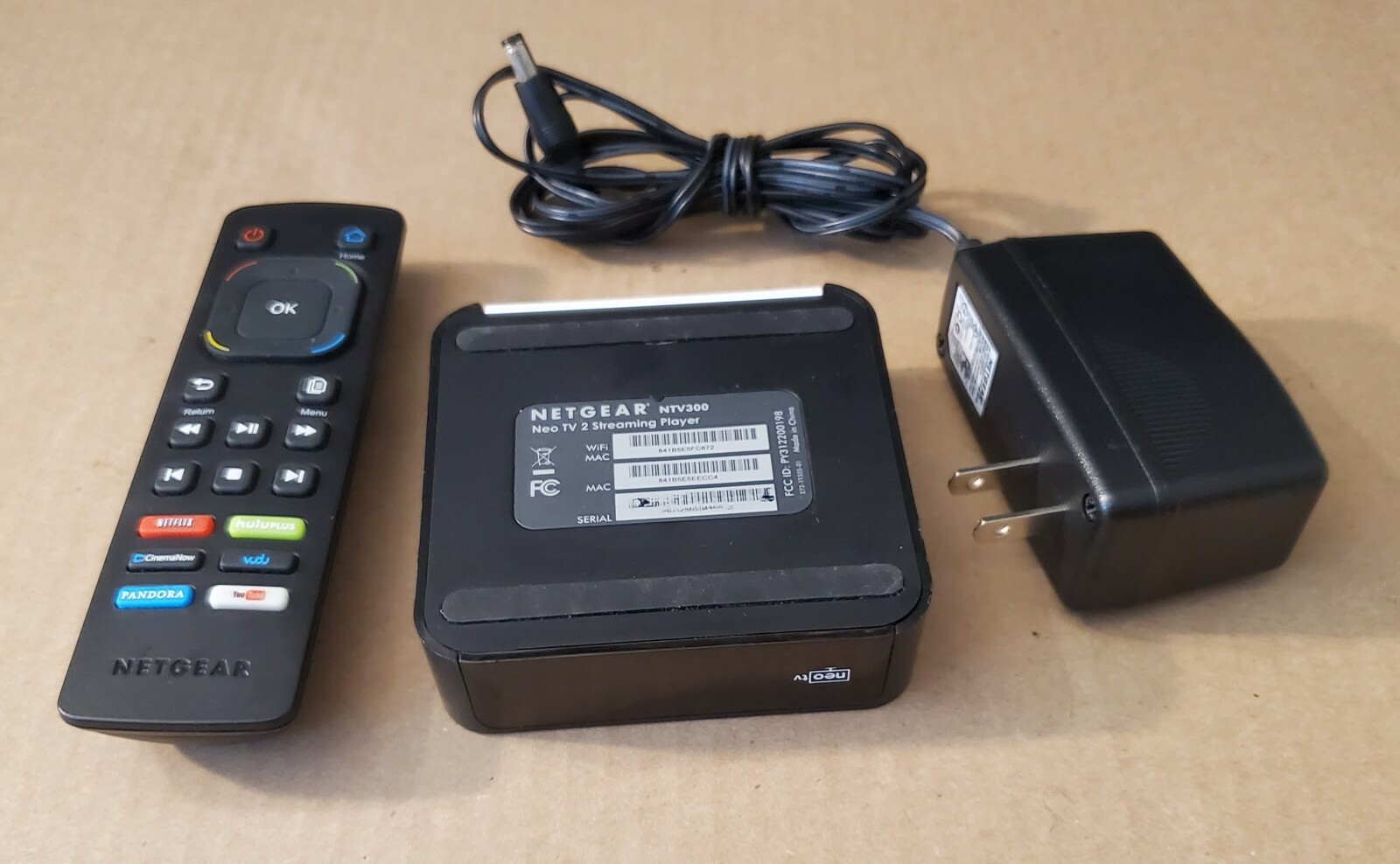 NetGear NTV300 Digital HD Media Streamer Player + Power Supply & Remote