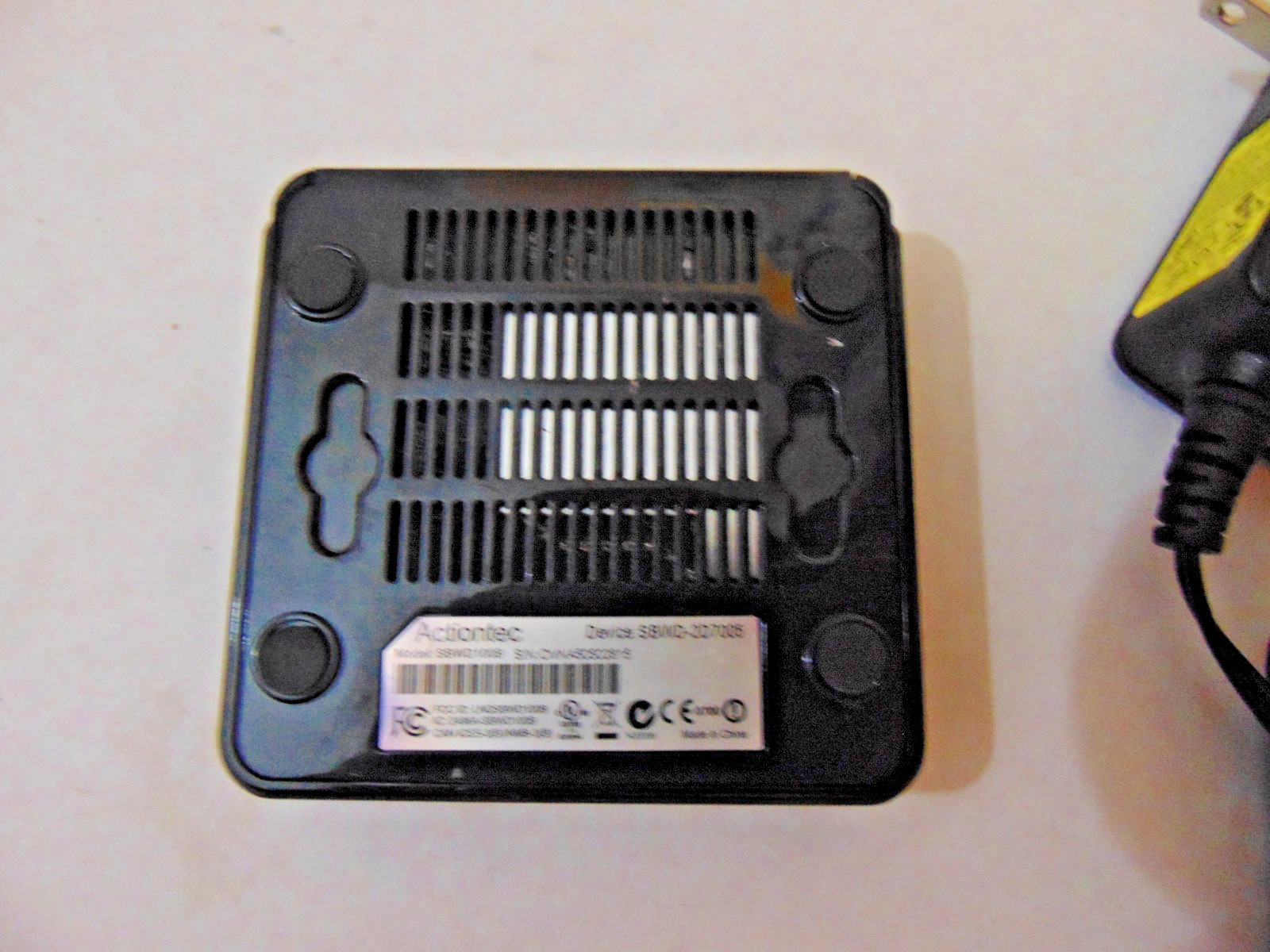 Actiontec ScreenBeam Wireless Receiver SBWD100B & Power Supply S8407