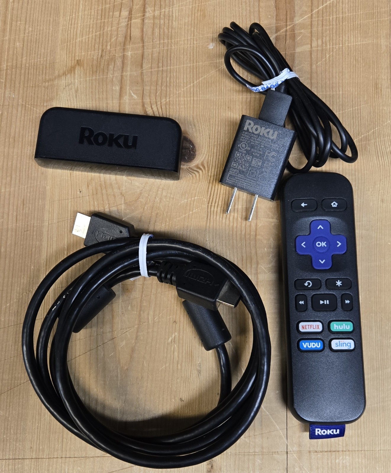 Roku 3900x Express HD Streaming Player Remote Power Adapter HDMI Cord Bundle