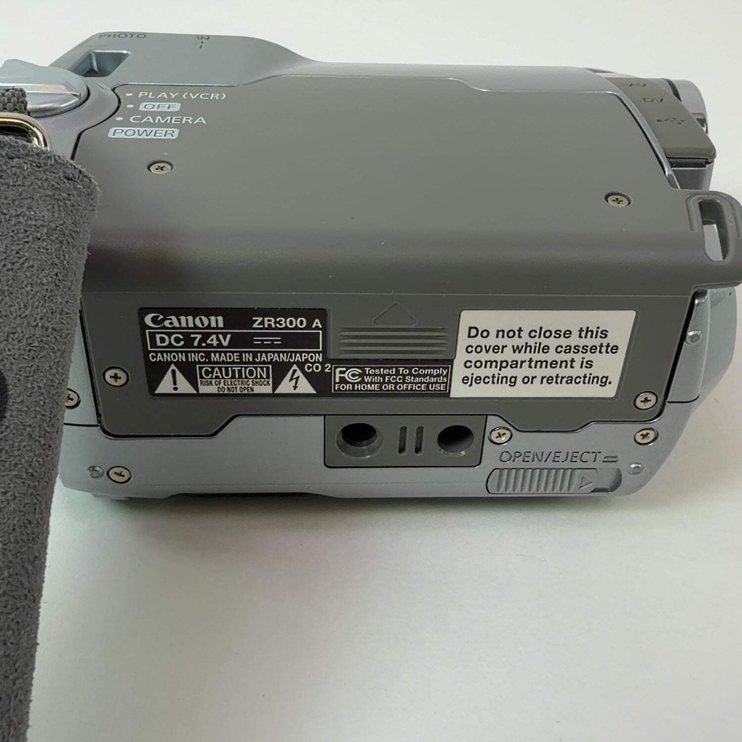 Canon ZR300 6.0MP Cinema Camcorder