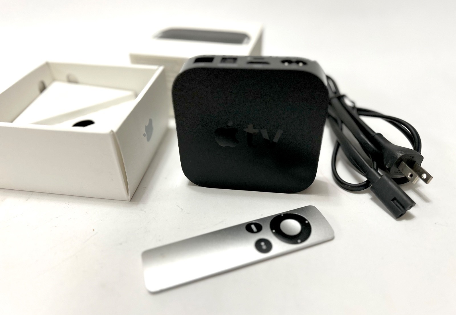 Apple TV 2 2nd Generation A1378 MC572LL/A Streaming Media Player