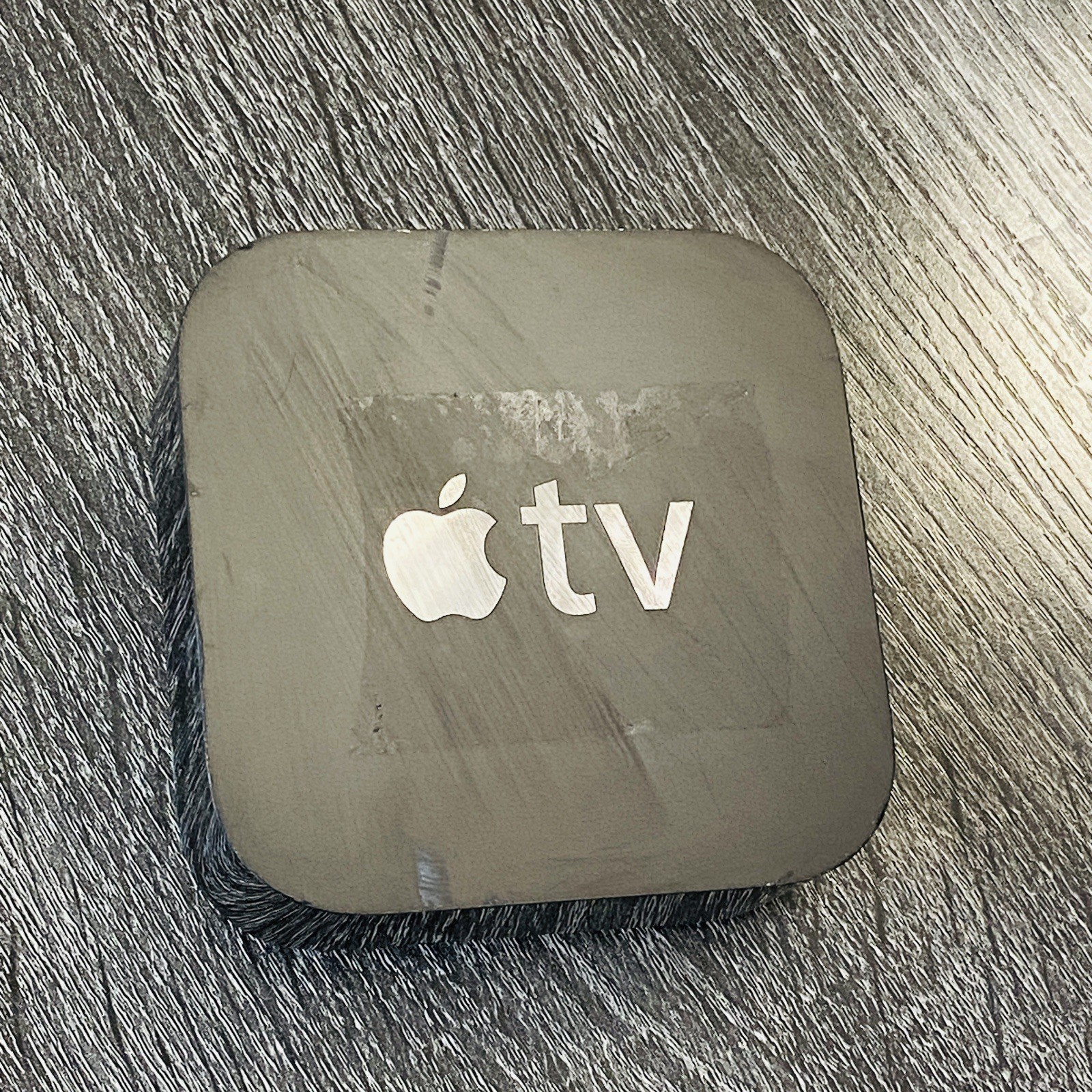 Apple TV HD A1625 (4th Generation) 32GB Media Streamer & Power Cable