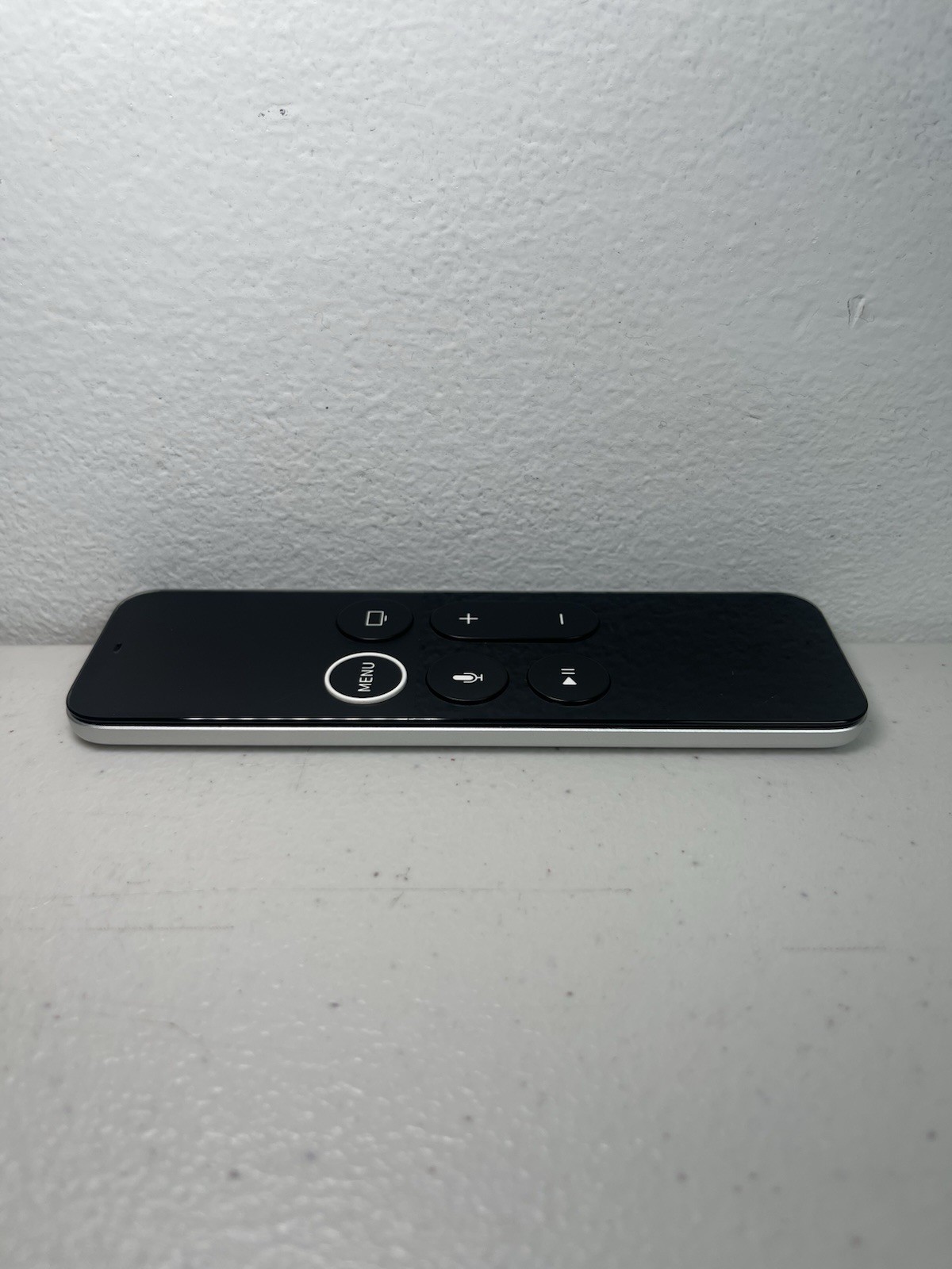Apple TV 4K 32GB HD Media Streamer Model A1842 1st Generation-w/Remote & Mount