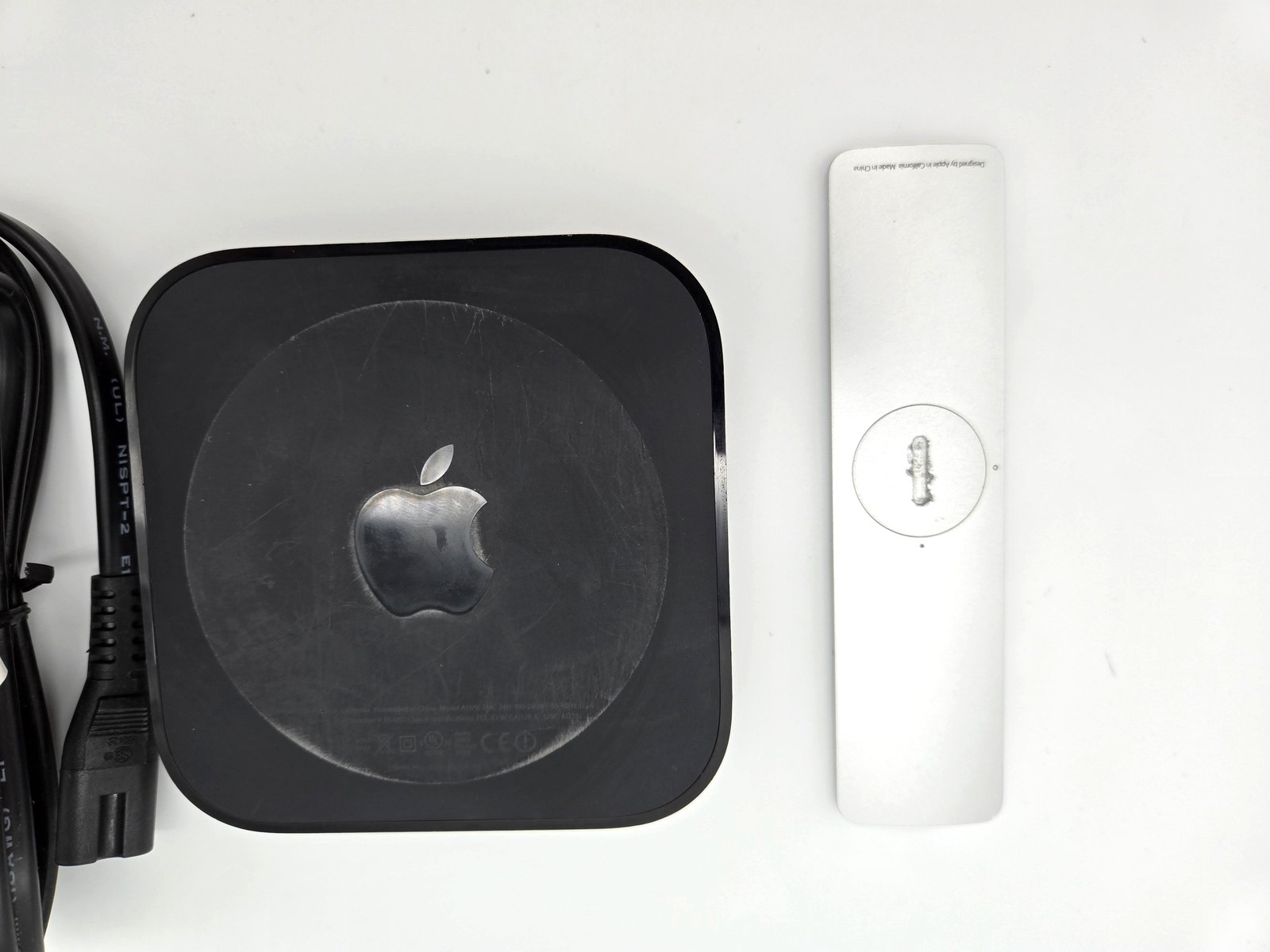Apple TV 2nd Generation A1378 720p HD Media Streamer w/ Remote Power Cable Read