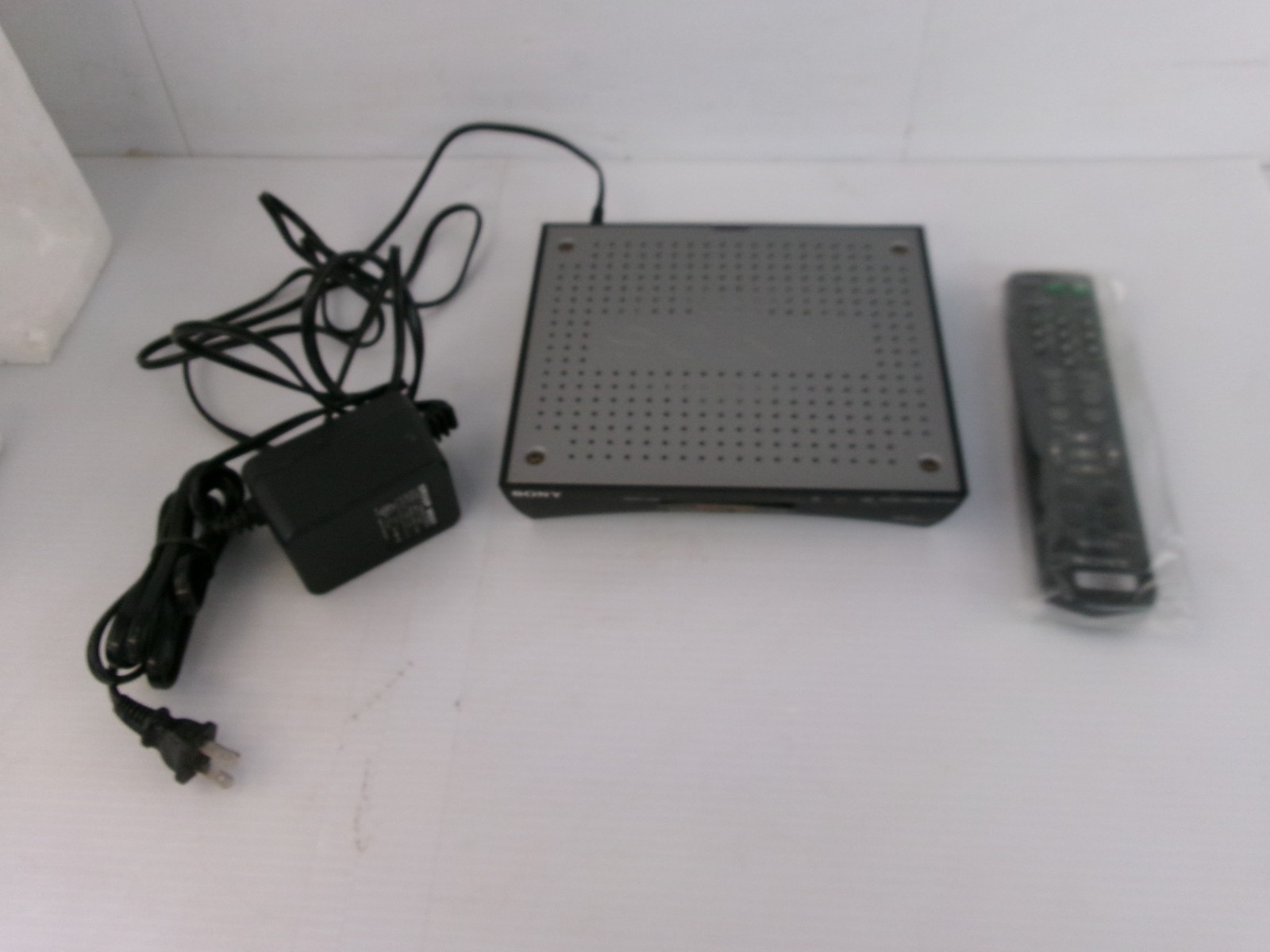 Sony WEBTV INT-W150 Internet Terminal WITH REMOTE & KEYBOARD (YLG90)