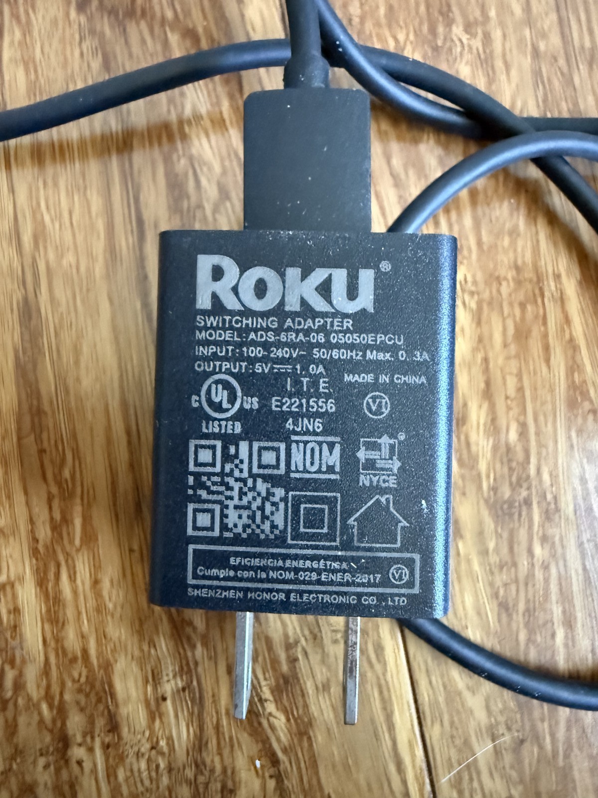 Roku Express 3930X & Streaming Stick 3600X • 2 Remotes • Adapter • 1080p HD