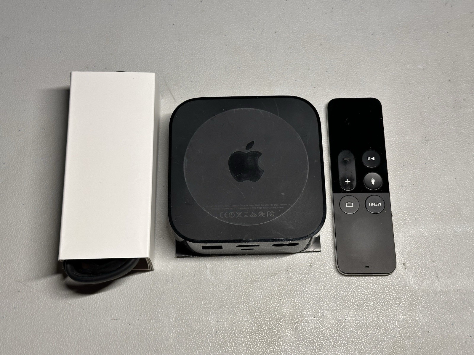 Apple TV HD 4th Gen 32GB Digital HD Media Streamer A1625 WiFi + Ethernet