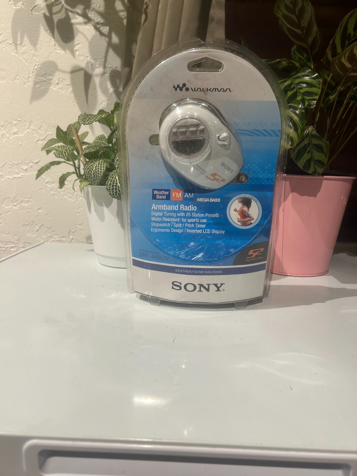 SONY* Model SRF-M85W Compact Lightweight Sports AM/FM/Weather Walkman Arm. Radio
