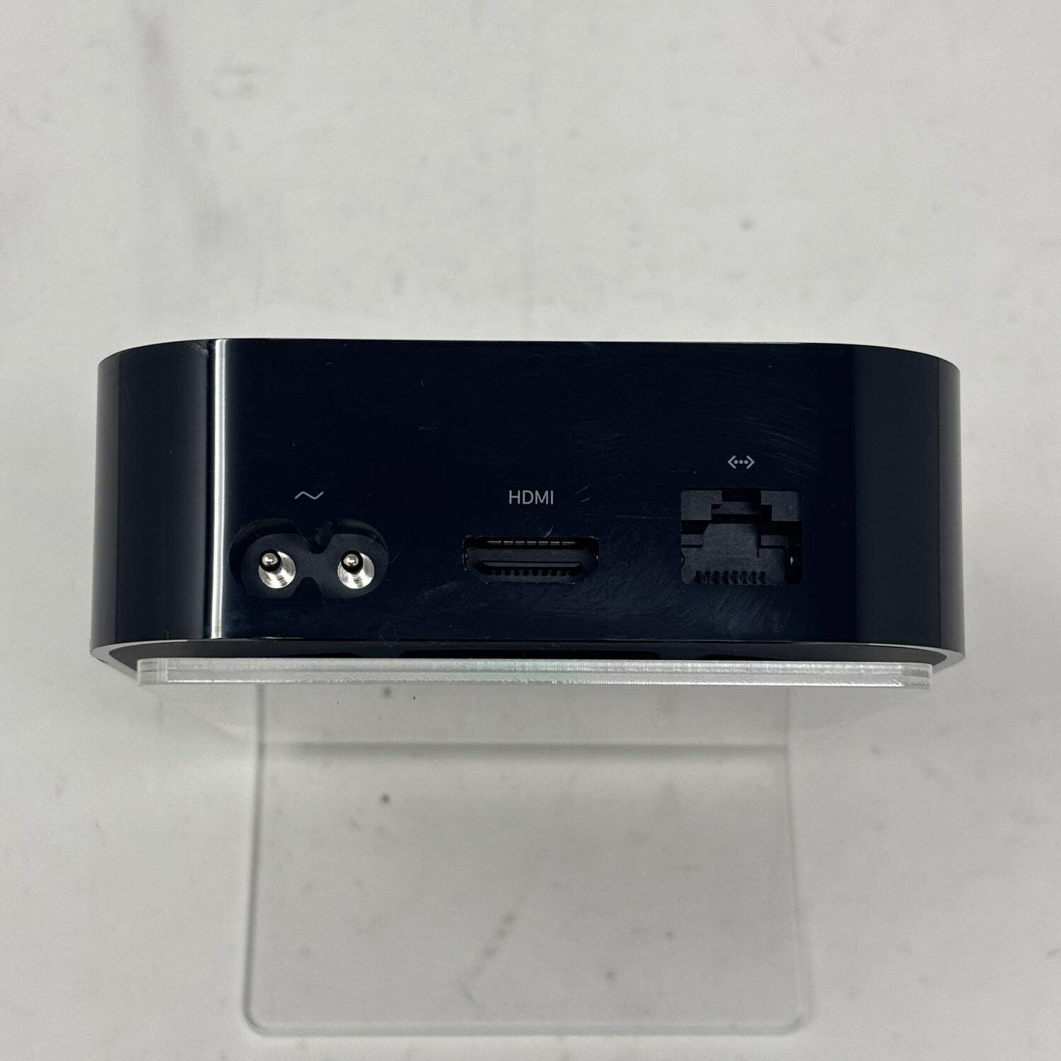 Apple TV 4K 1st Gen 32GB Digital HD Media Streamer MQD22LL/A WiFi + Ethernet
