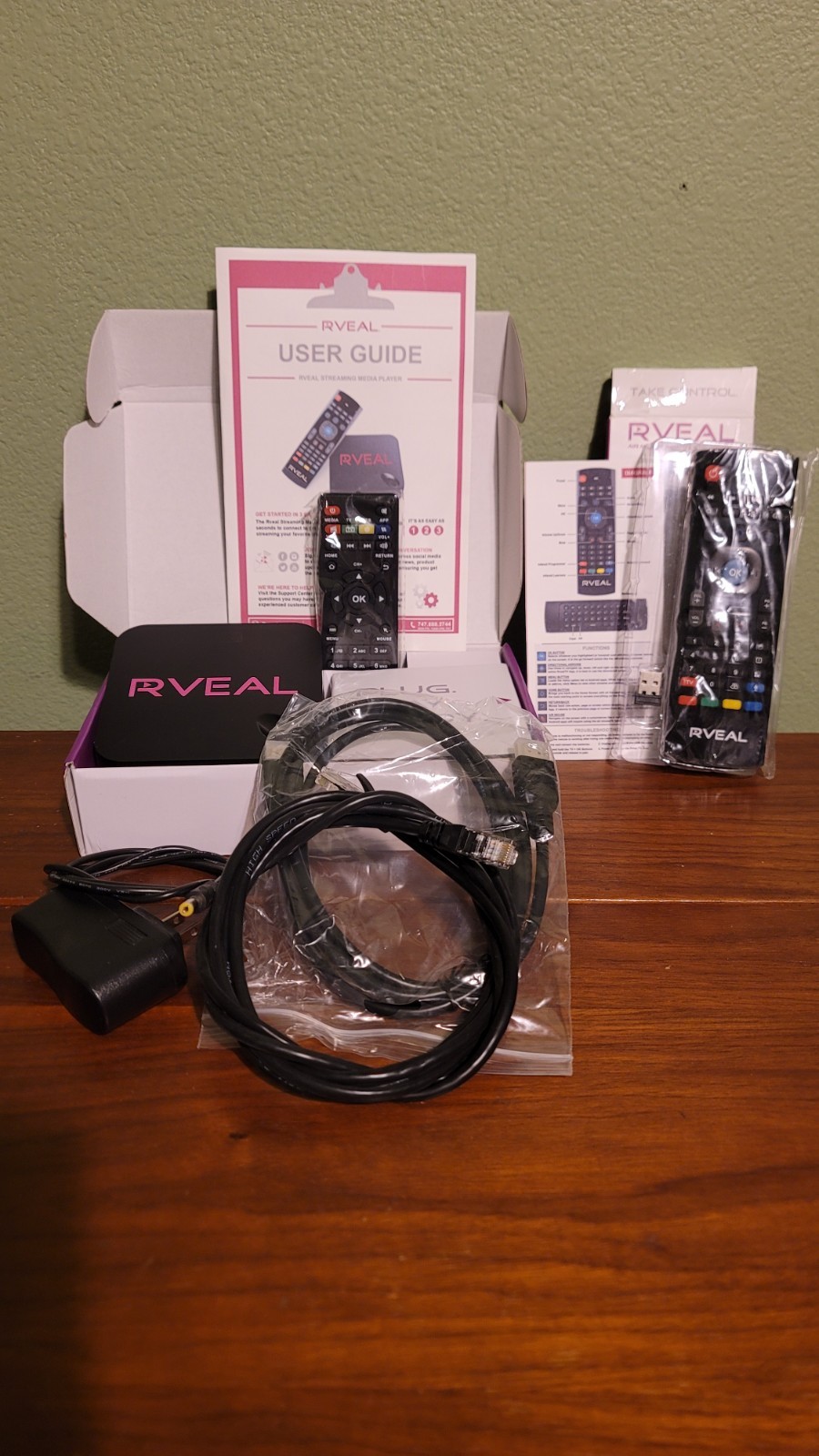 RVEAL Streaming Media Player Android 4.4 Wi-Fi HDMI 4K Black Remote Keyboard