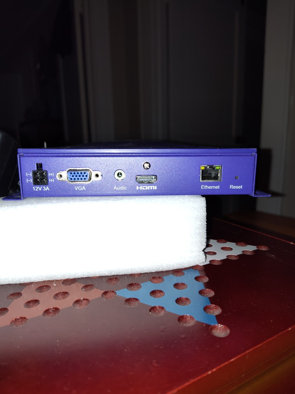 BrightSign XD1032 Interactive Digital Signage Player Bundle – Power, Cables, 64G