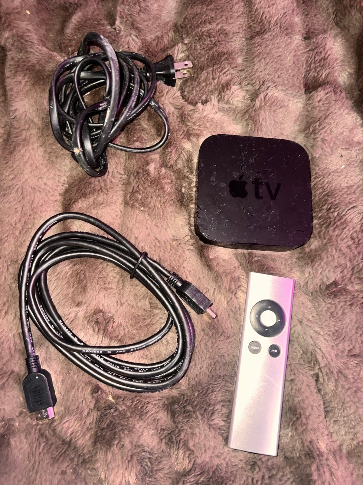 Apple TV (2nd Gen) MC572LL/A 8GB Media Streamer A1378 Black