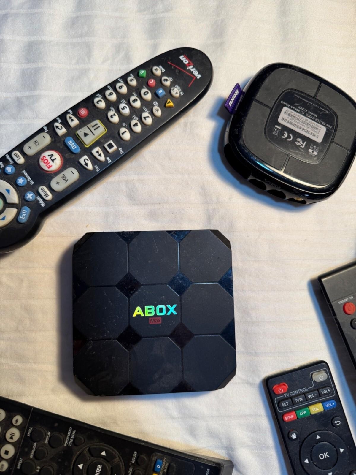 Mixed Electronics Lot: Sony Remotes Roku Media Boxes & Accessories Bundle 20-16