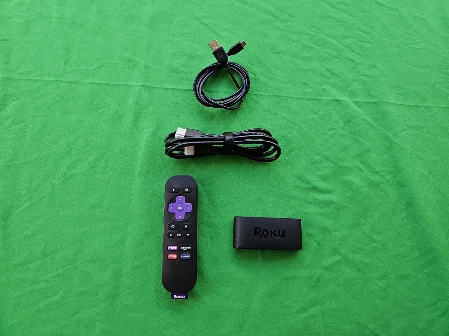 Roku Express 4K+ Streaming Media Player (3941X) Complete Remote Power HDMI