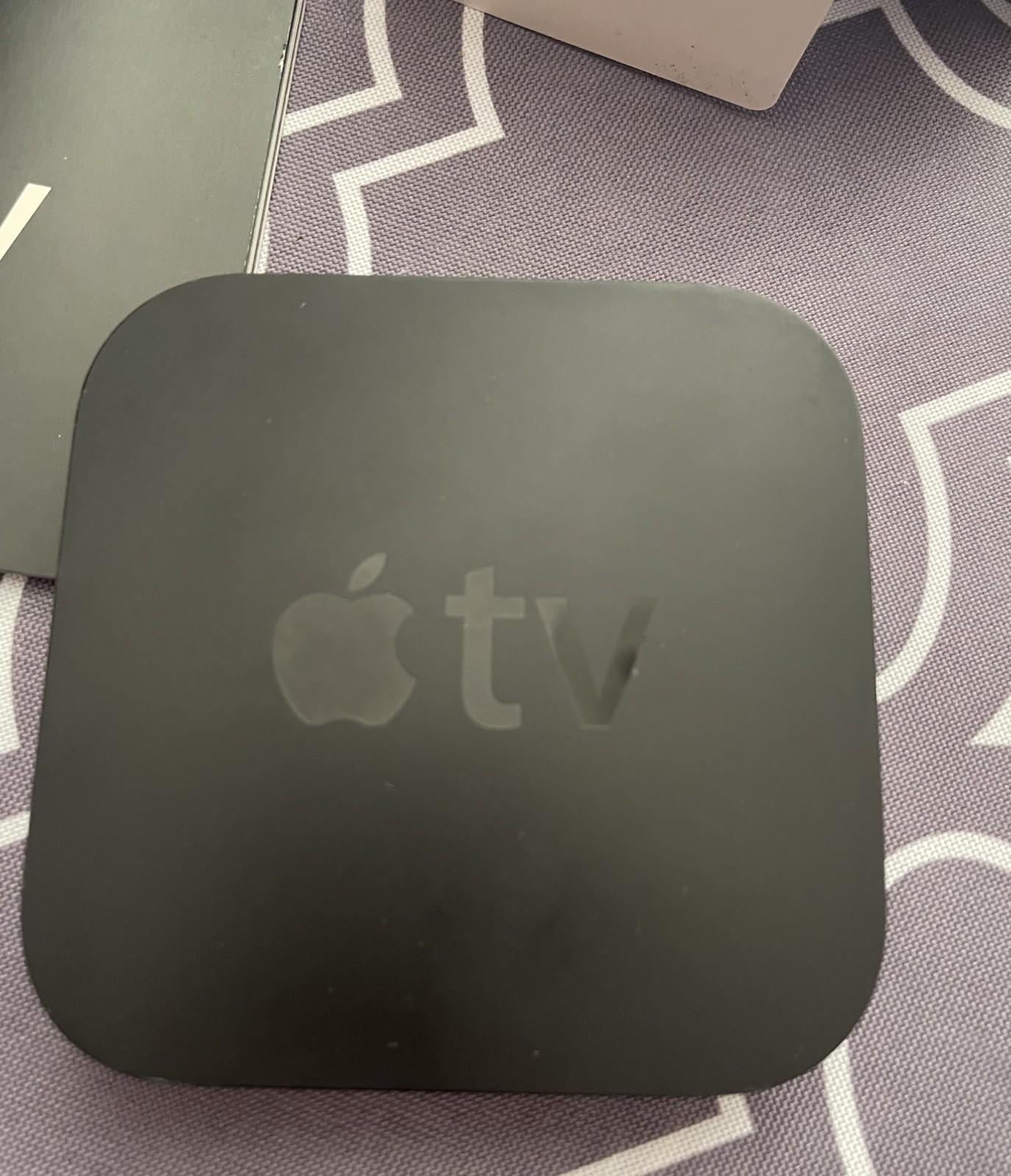 APPLE TV 2nd Generation A1378 MC572LL/A w/ box + remote & updated firmware XLNT