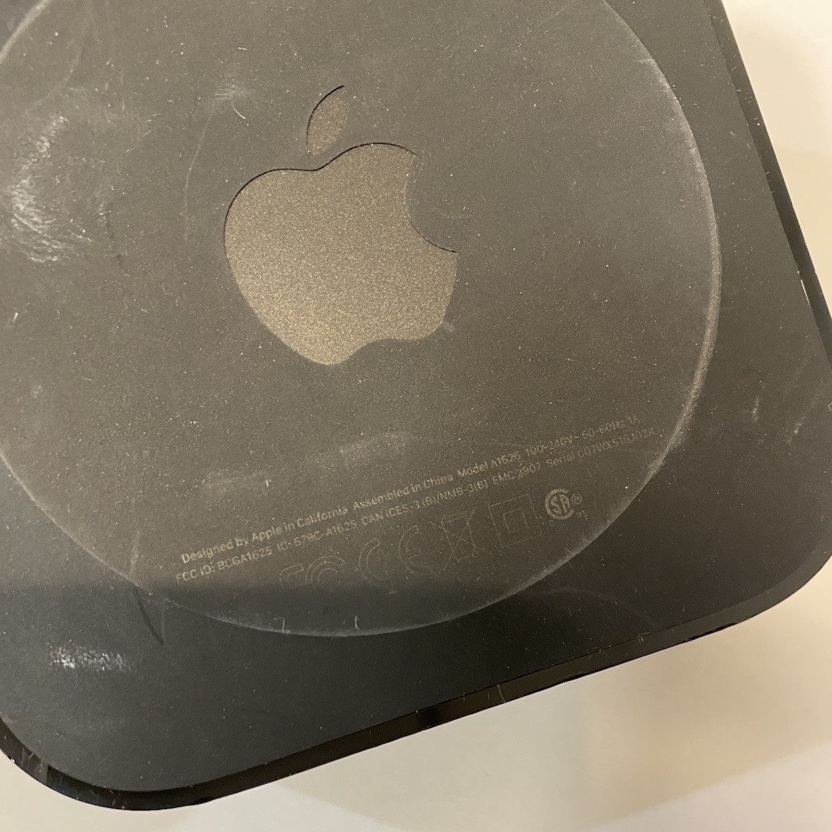 Lot of 2 Apple TV 2nd Gen MC572LL/A and 4th Gen 32GB HD (MR912LL/A)
