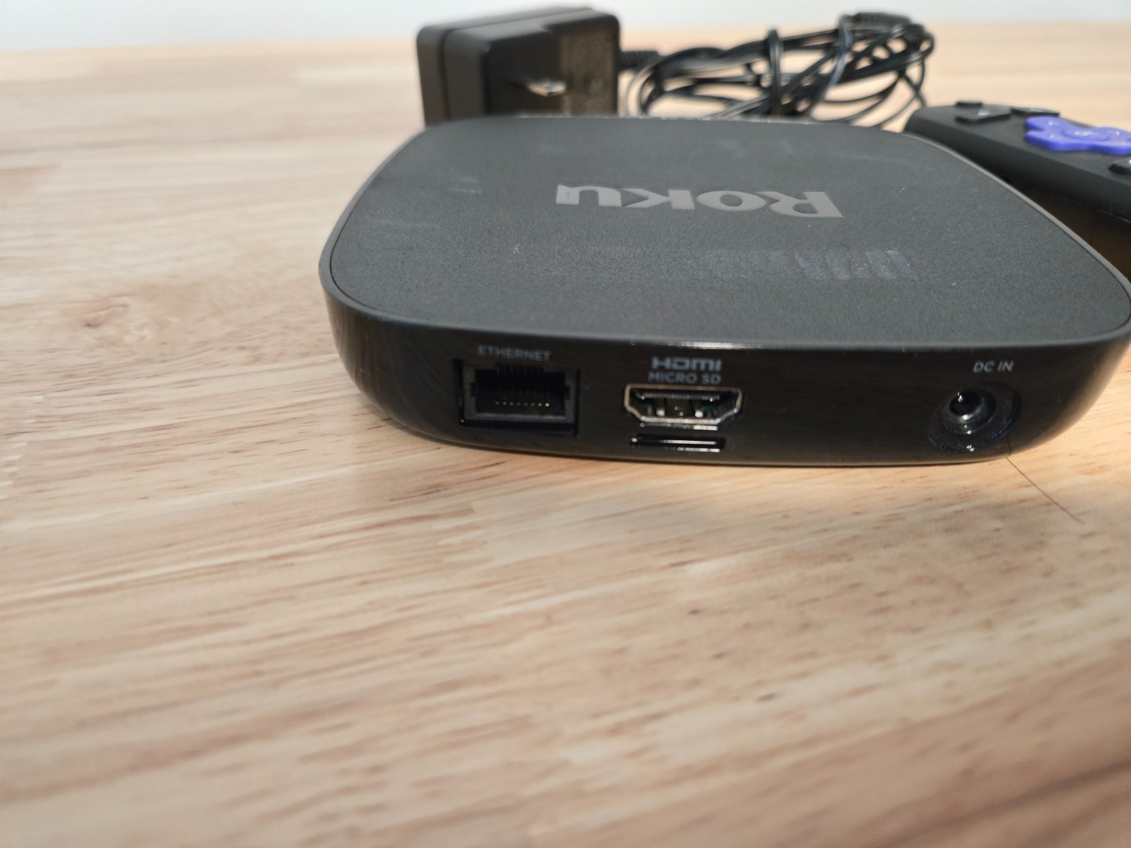 Roku Premiere+ 4K Wi-Fi Media Streamer Model 4630x w/AC Adapter & Remote