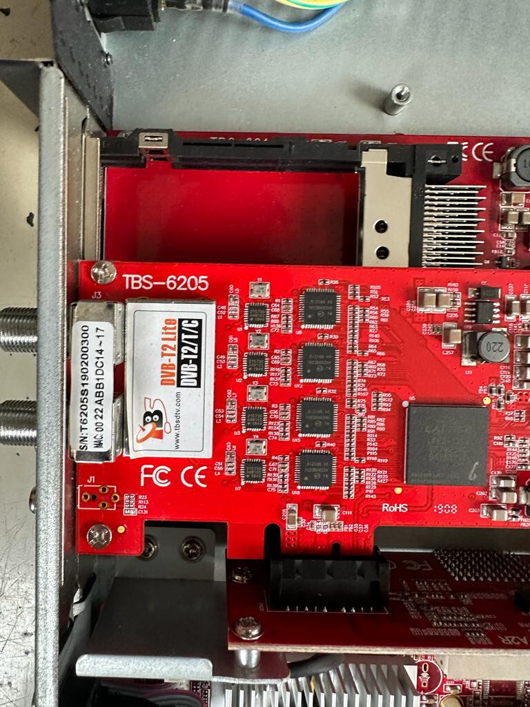 TBS TBS2951 MOI Pro AMD Streaming Server with 4x TBS6904 DVB S2 Tuner Card