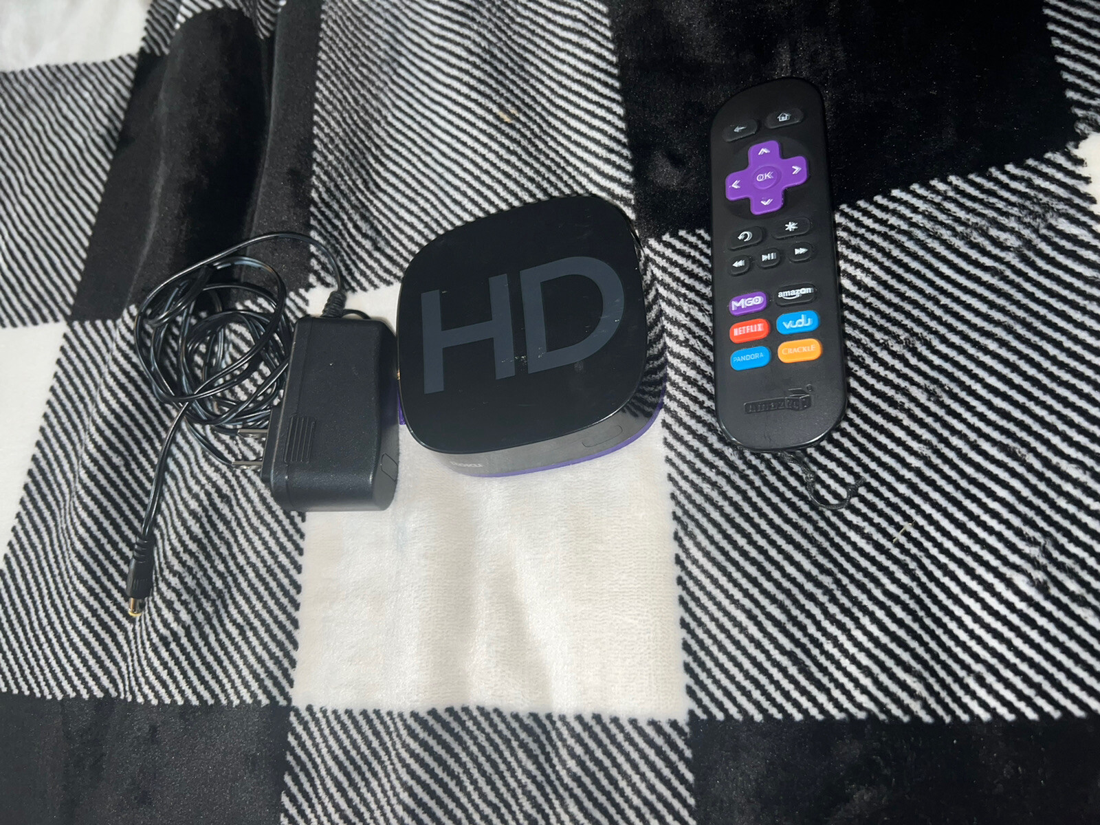 Roku HD (2nd Generation) Media Streamer 2500X – Black And Mount