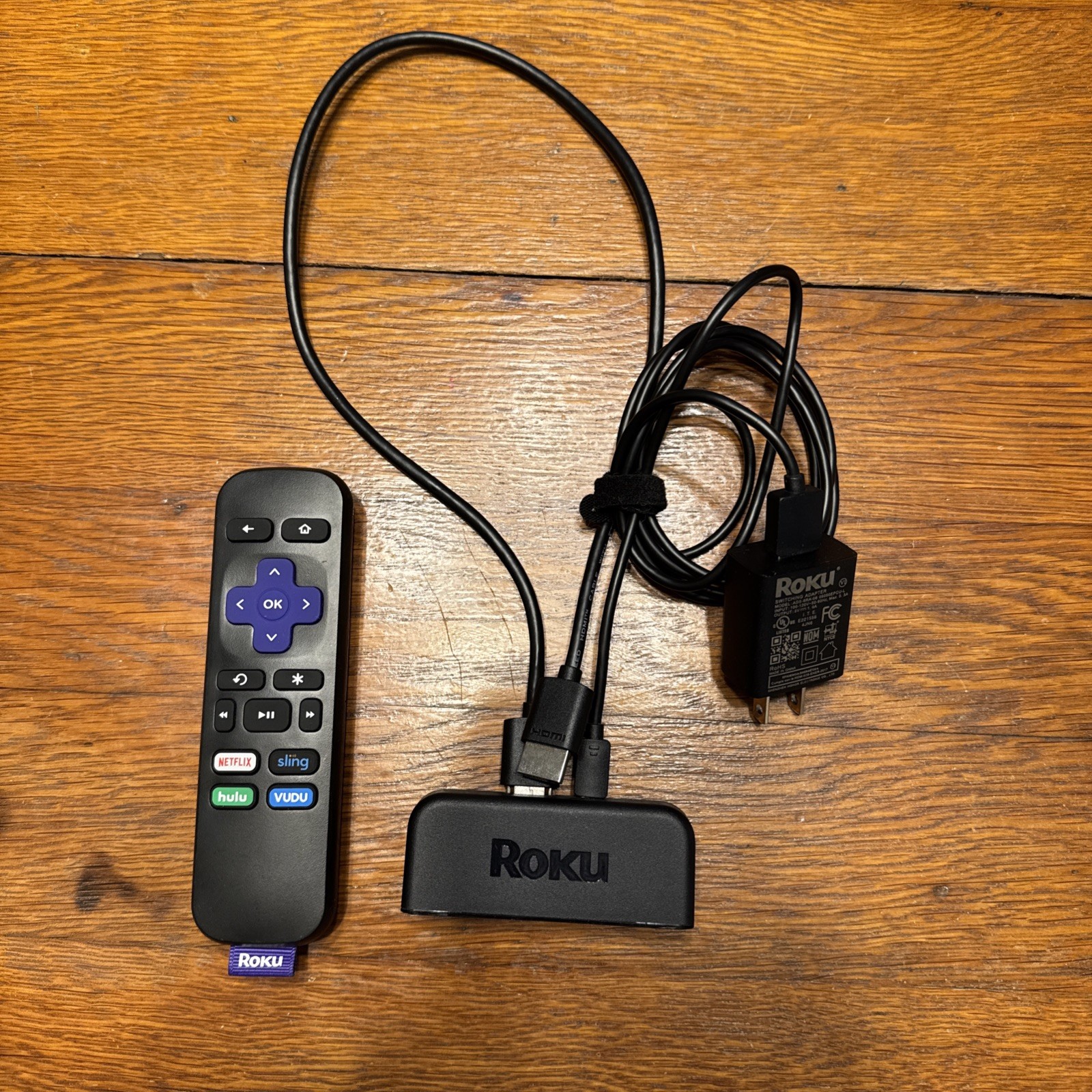 ROKU Express 3900X Wifi Streaming w/ Remote, Power Cord, HDMI Cable TESTED