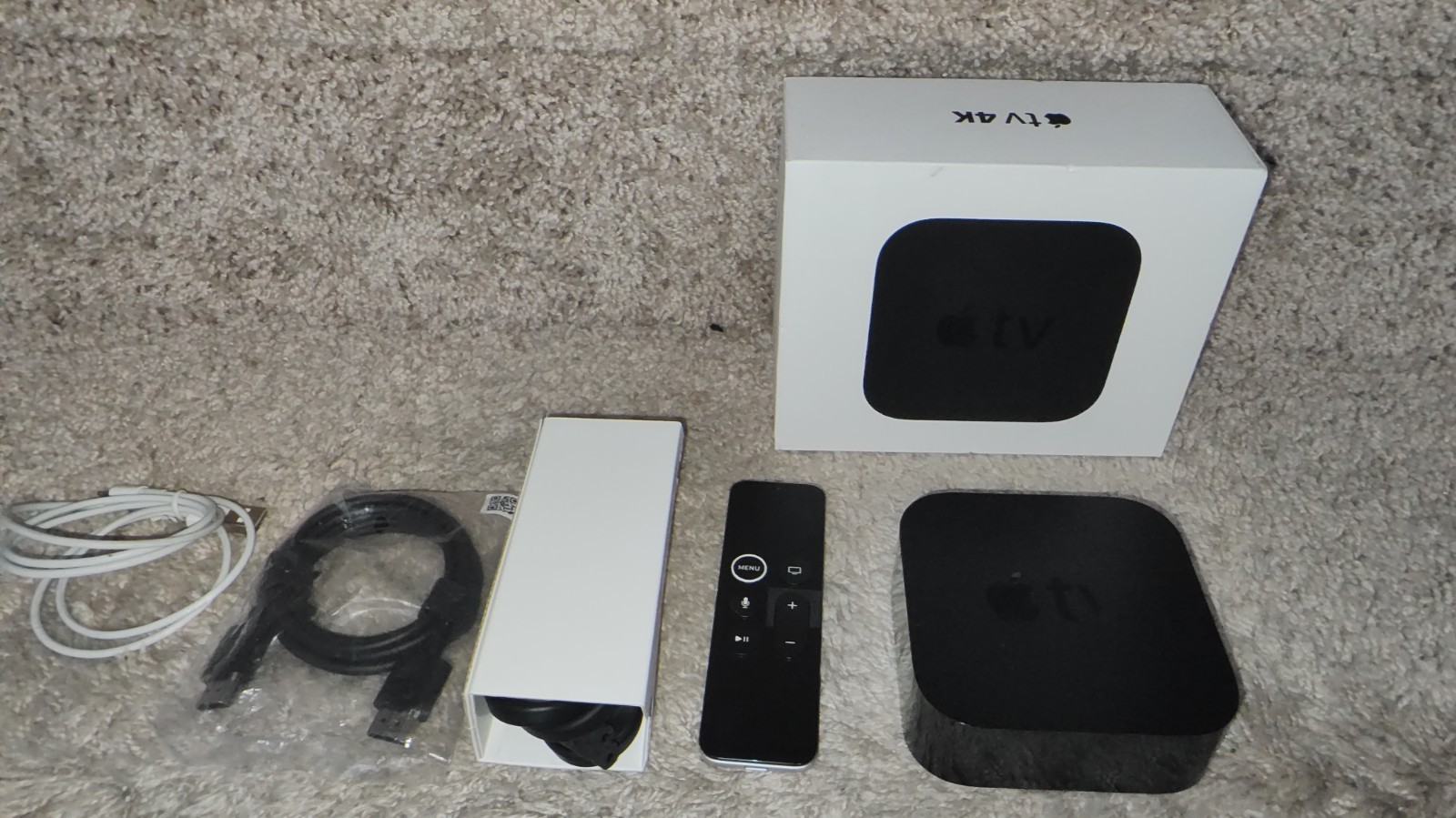Apple TV 4K A1842 (5th Gen.)-(4k 1st Gen) Streamer with cord/remote, Tested!