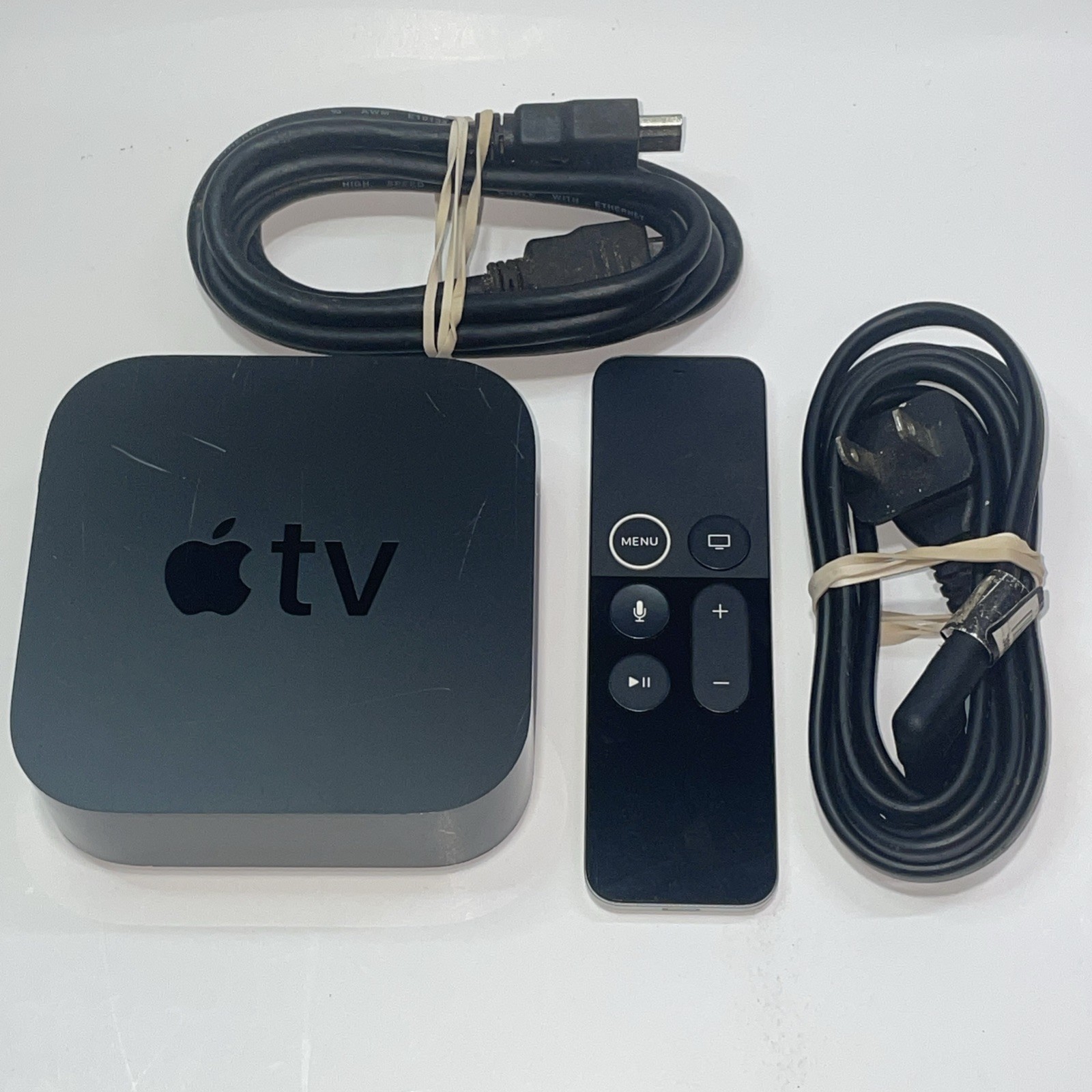 Apple TV 32GB HD Media Streamer Model A1842 w/Remote & Cables Tested