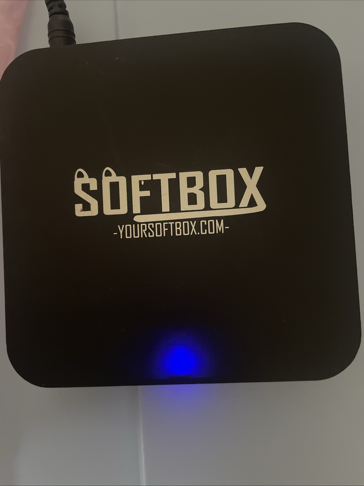 Soft Box Streaming Device. Lights Up When Plugged In. Untested Other Than That.