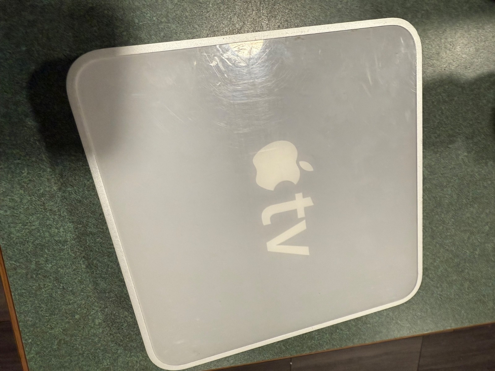 Apple TV (1st Generation) 160GB Media Streamer – A1218
