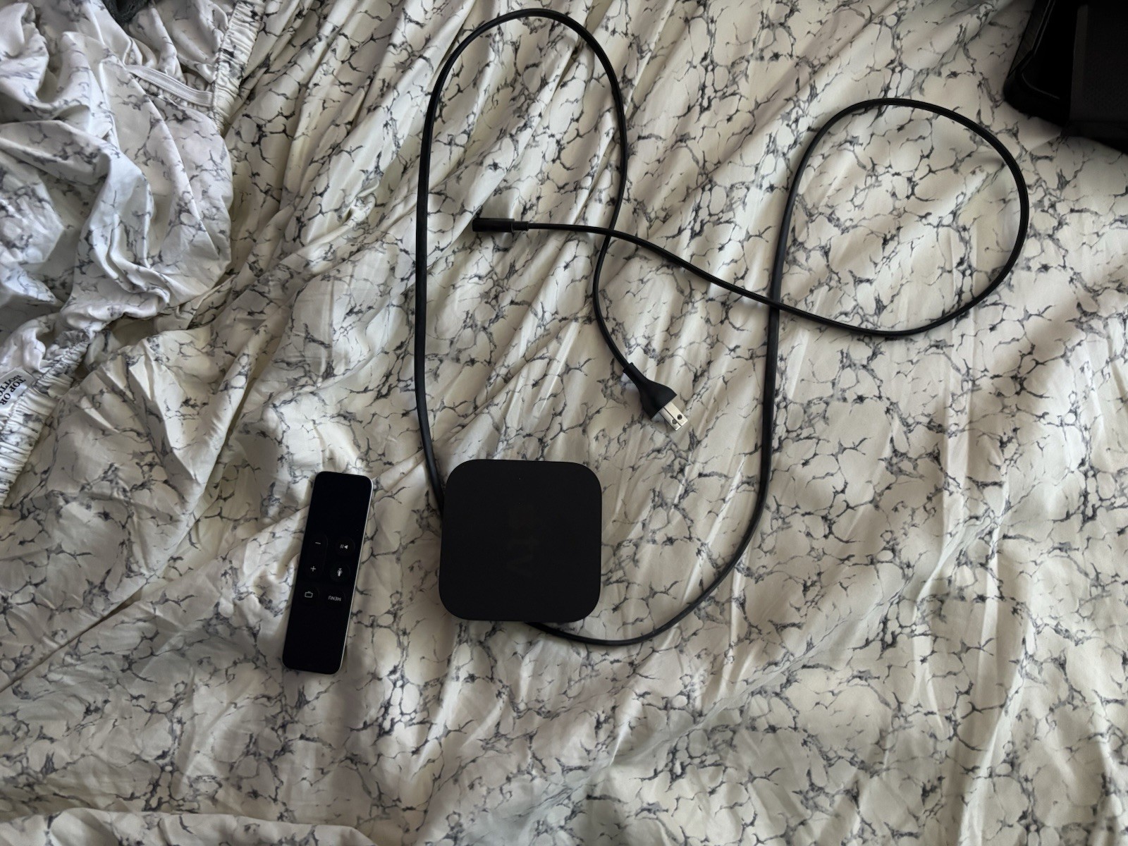 Apple TV 4th Gen 64GB 1080p Media Streamer Wi-Fi HDMI Ethernet A1625