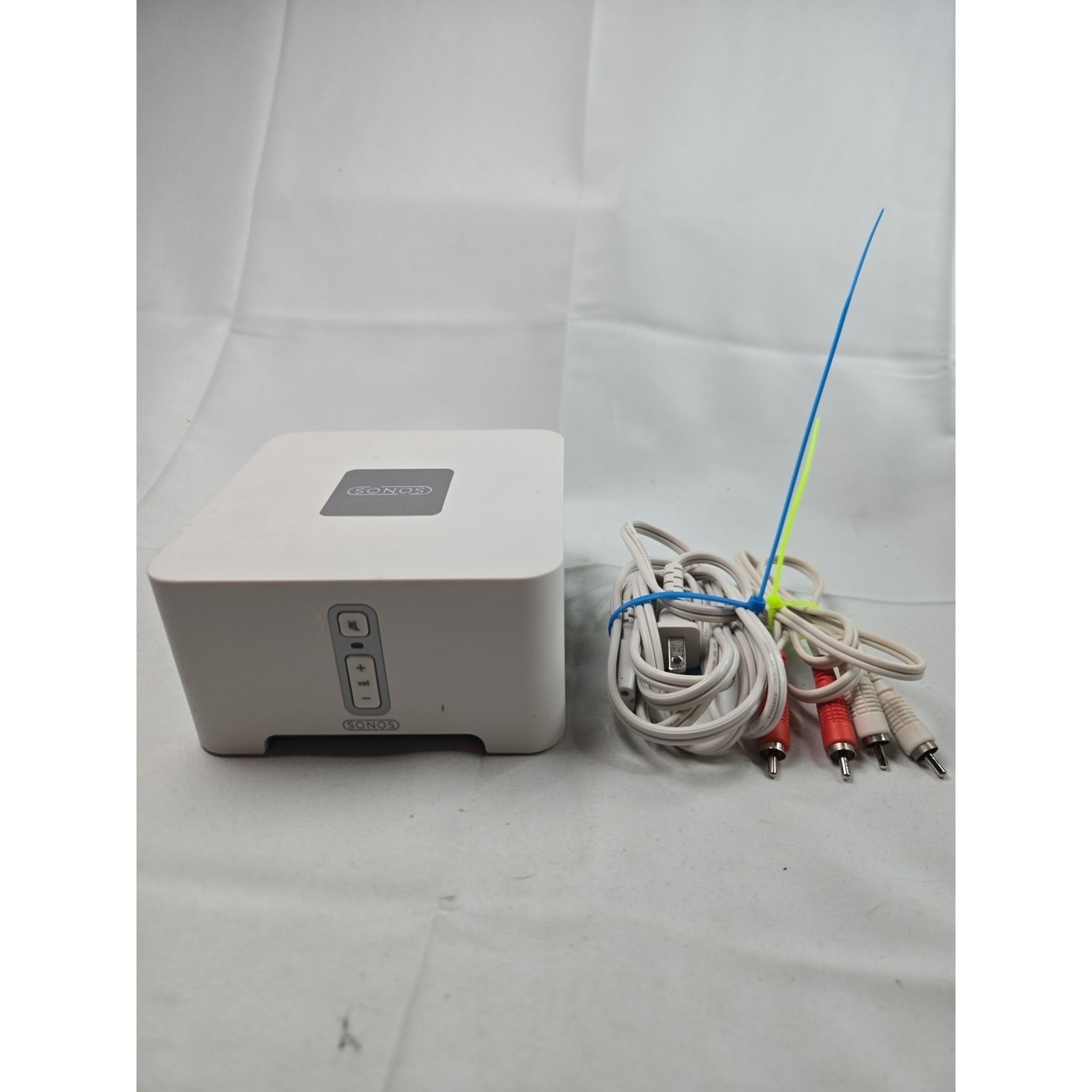 Sonos ZonePlayer ZP80 Add-On Player – White With Power Cord & Audio Cables