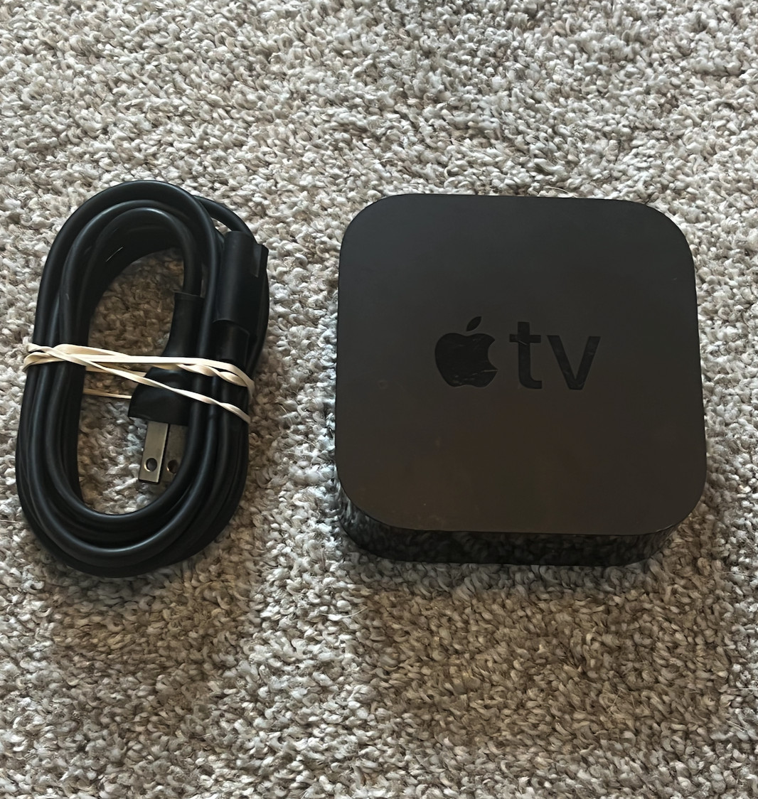 Apple TV (4th Generation) HD Media Streamer — A1625 — Fully Functional!