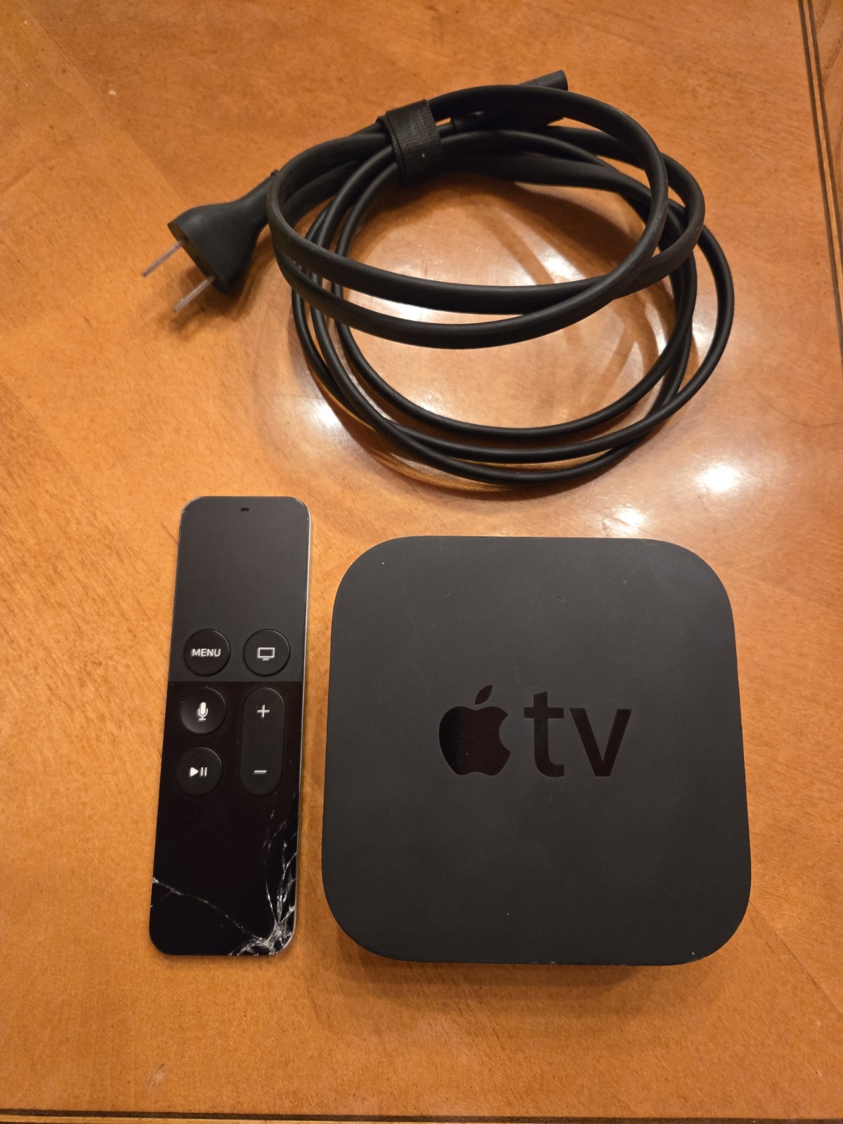 Apple TV (4th Generation) 32GB HD Media Streamer – Black (MR912LL/A)