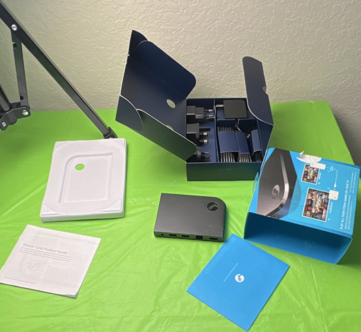 Steam Link HDMI Media Streaming Box, Black, Bluetooth Connectivity