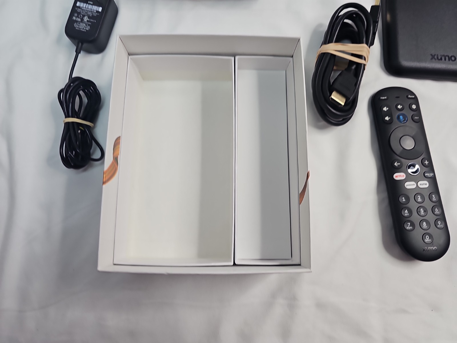 Xumo Stream Box 4K – XiOne-SC(B) + HDMI Remote Power Cable And Box