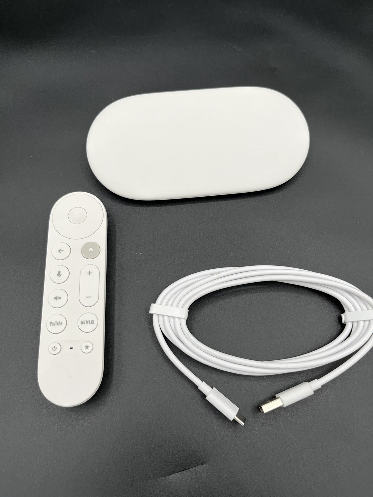Google TV Streamer 4K 32GB with Voice Remote – Porcelain