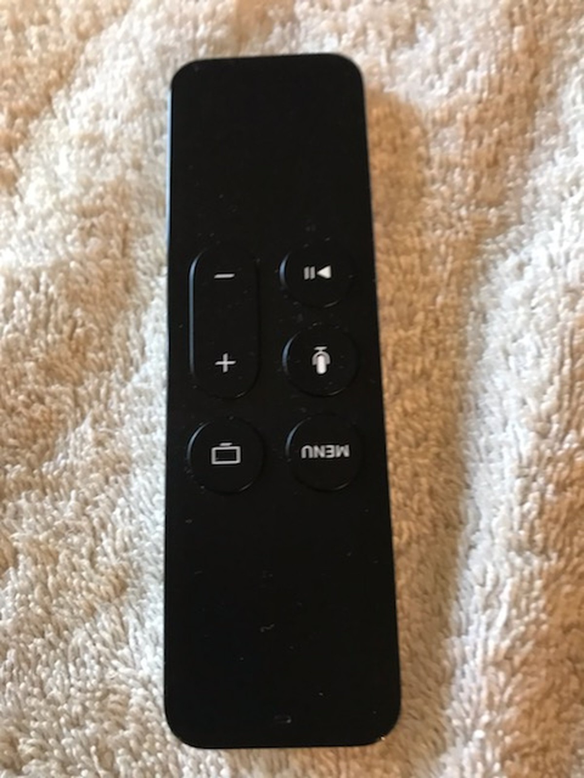 Apple TV 4th Gen 32GB 1080p HD Media Streamer A1625 remote and Power/HDMI cables