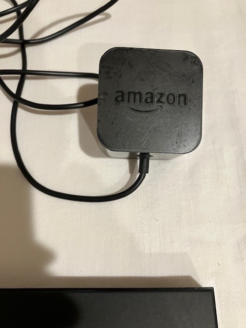 Amazon Fire TV with 4K Ultra HD DV83YW -W/Remote & Power Adapter not tested