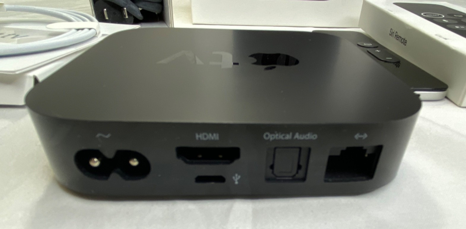 Apple TV HD MR912LL/A 1080p 32GB Complete in Box W/ Silver Remote