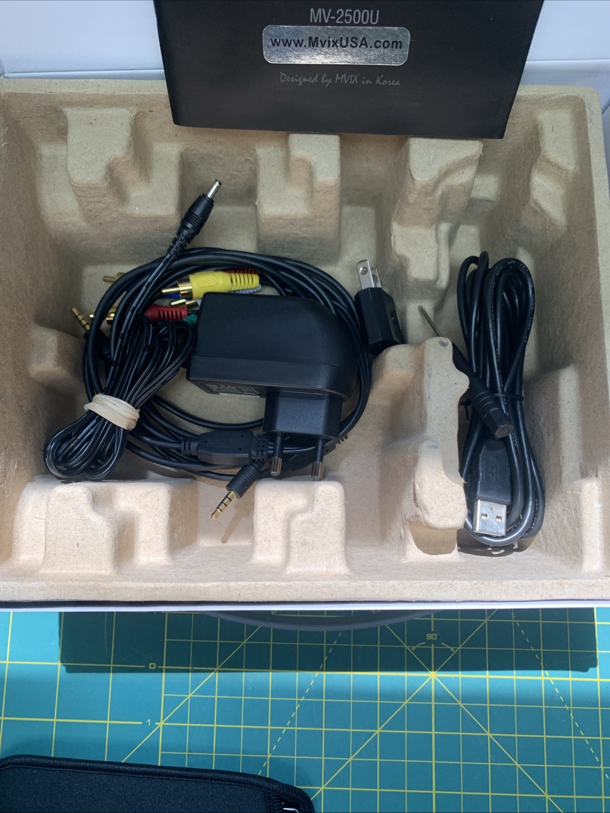 NEW MVIX Mv-2500U PC MP3 TV Stereo Multimedia Player 720 HD Open Box
