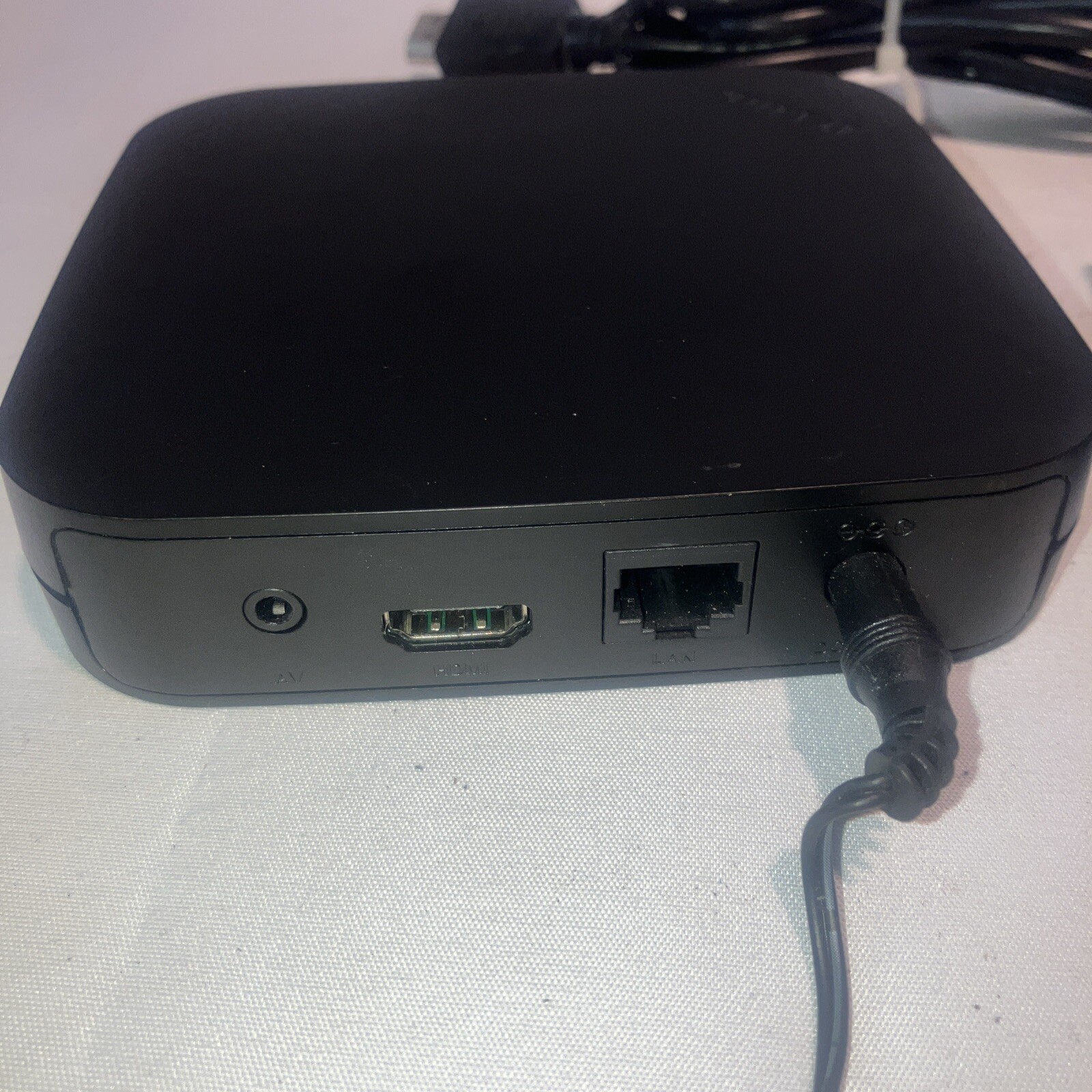 D-link MovieNite DSM-310 Digital HD Media Streamer with AC Adapter & HDMI Cable