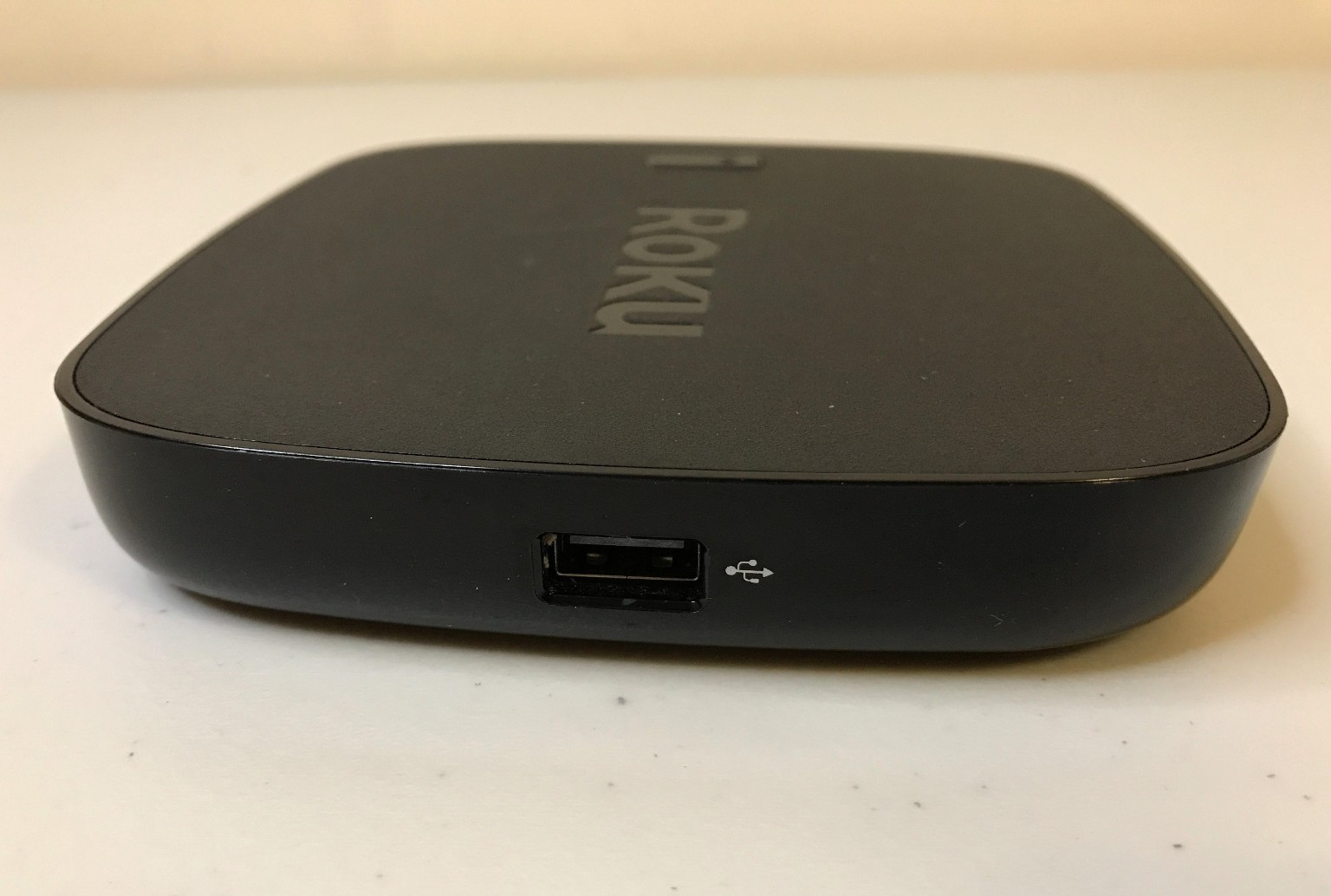 Roku Ultra 4660X2 4K Streaming Media Player w/ Remote & Cables – Tested Working