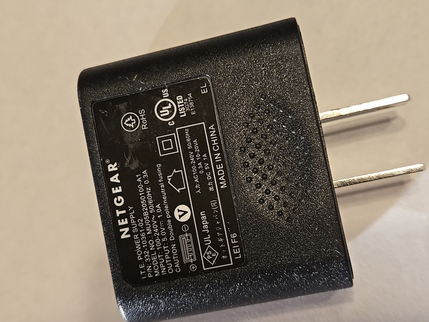 NETGEAR Push2TV Wireless Display HDMI Adapter with Miracast PTV3000 Untested