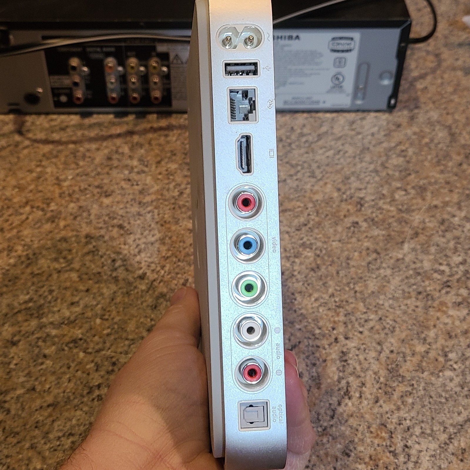 Apple TV A1218 Original / 1st Gen (No power cord & Remote control) (C8)