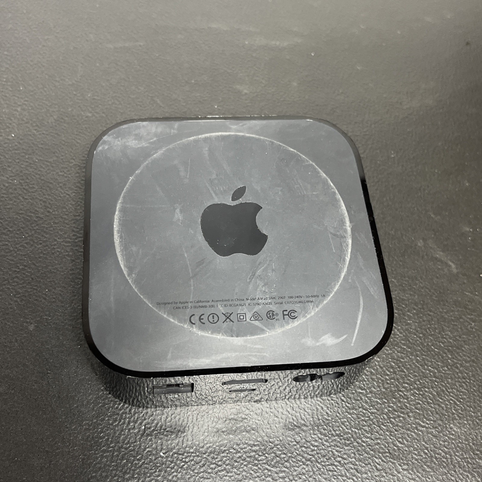 Apple TV (4th Generation) HD Media Streamer- A1625 – Fully Functional! No Remote