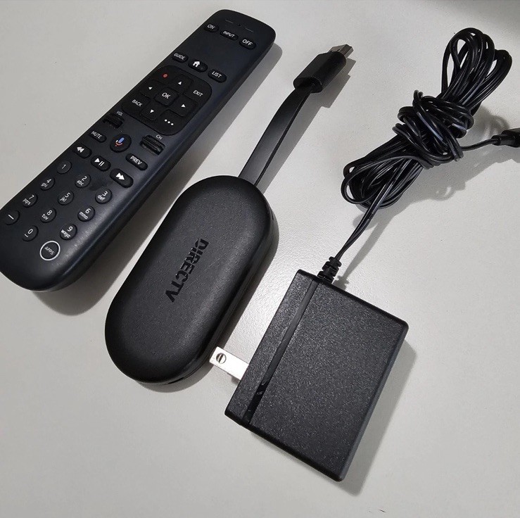 DIRECTV Gemini Air Streaming Device 4K Model P21KW-500 Wth AC Adapter and Remote