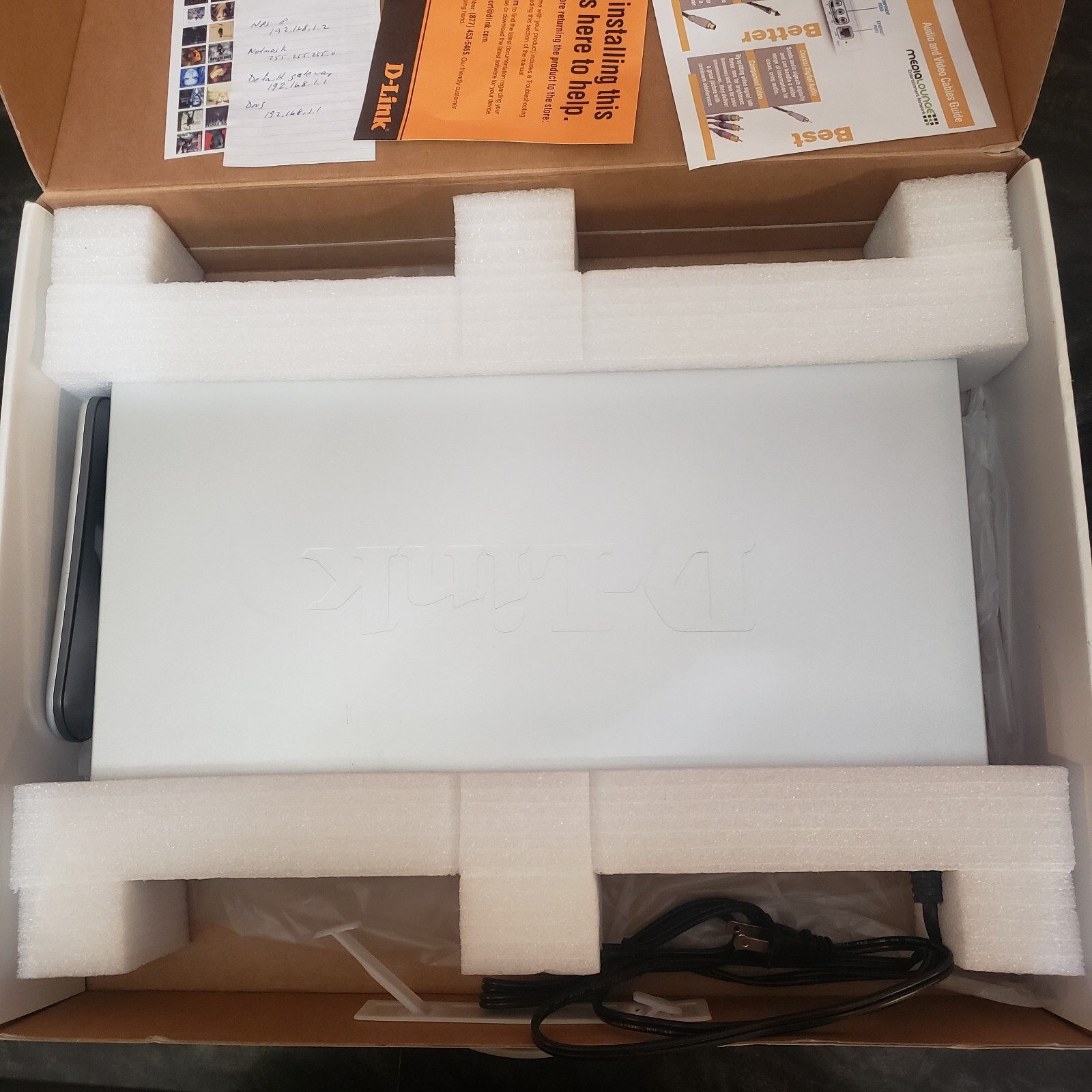 D-Link Media Lounge Digital Wireless Media Player DSM-320 Silver