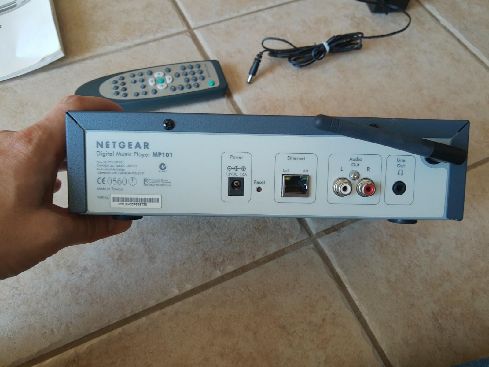 Netgear MP101 Wireless Digital Music Player Media Streamer MP3 WMA Files Network